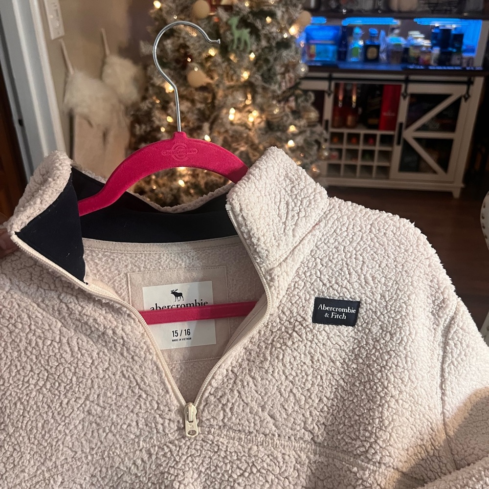 Sweater - Picture 2 of 4